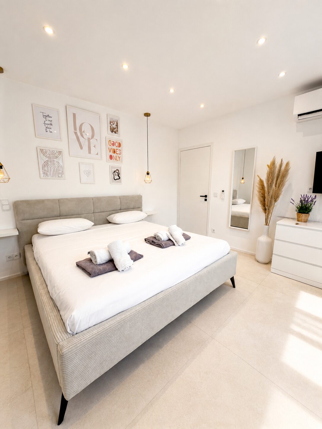 Seconda Schlafzimmer rechts
